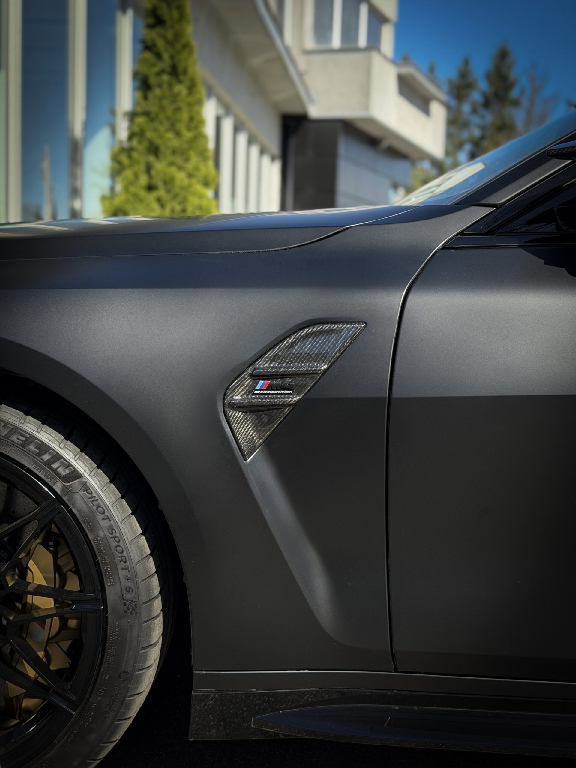 BMW M4 G82 bok