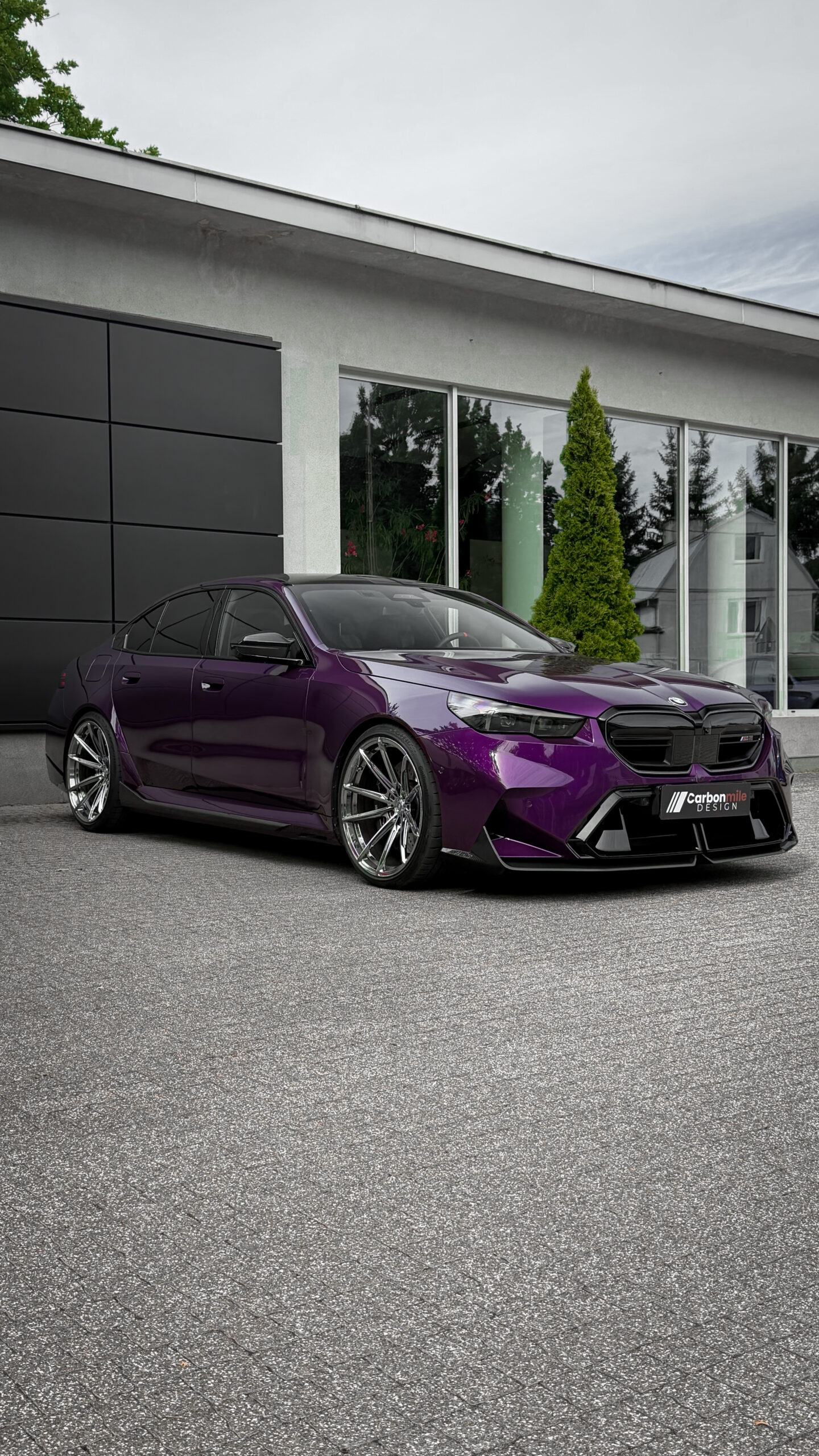 M5 G90 Mobile